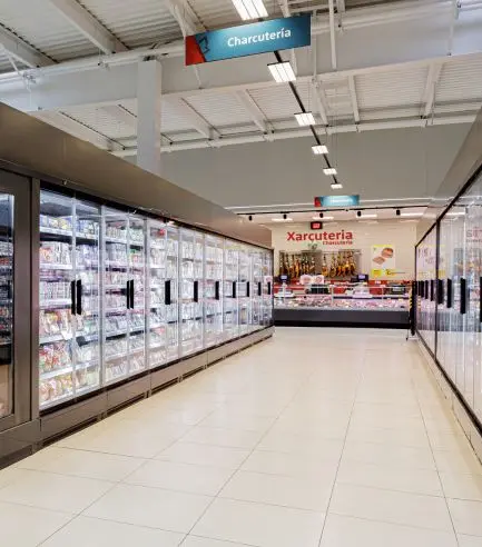 store-cleaning-high-traffic-retail-areas